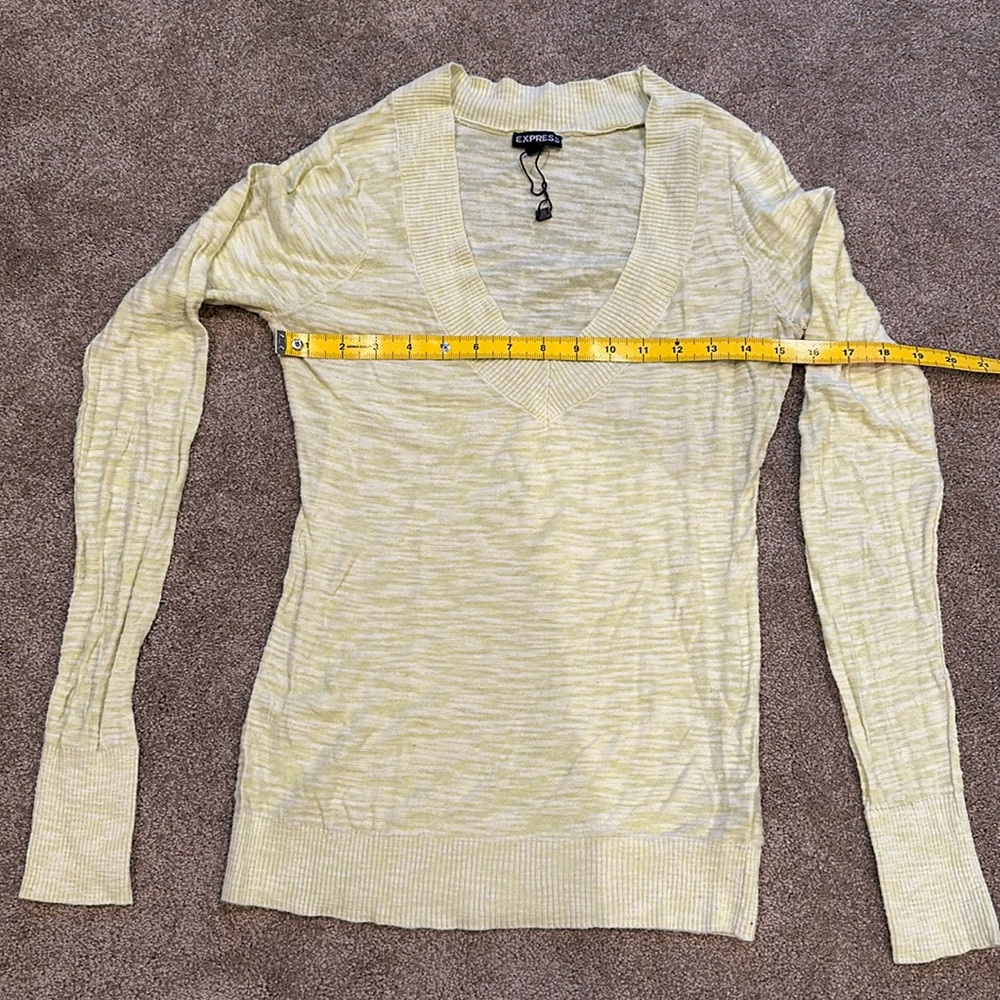 Green express sweater size M